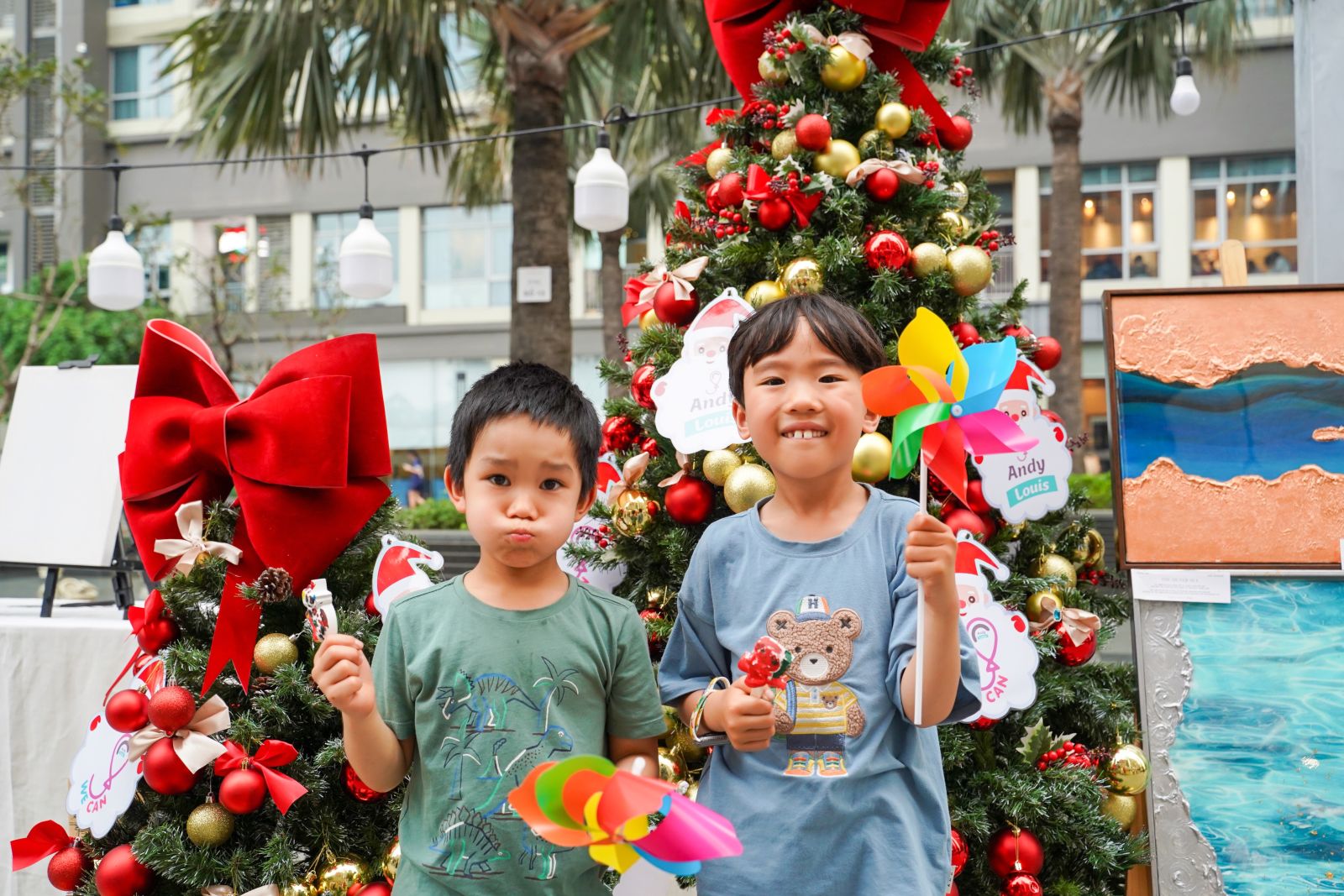 Andy & Louis gửi tặng các bé nhân dịp Giáng sinh